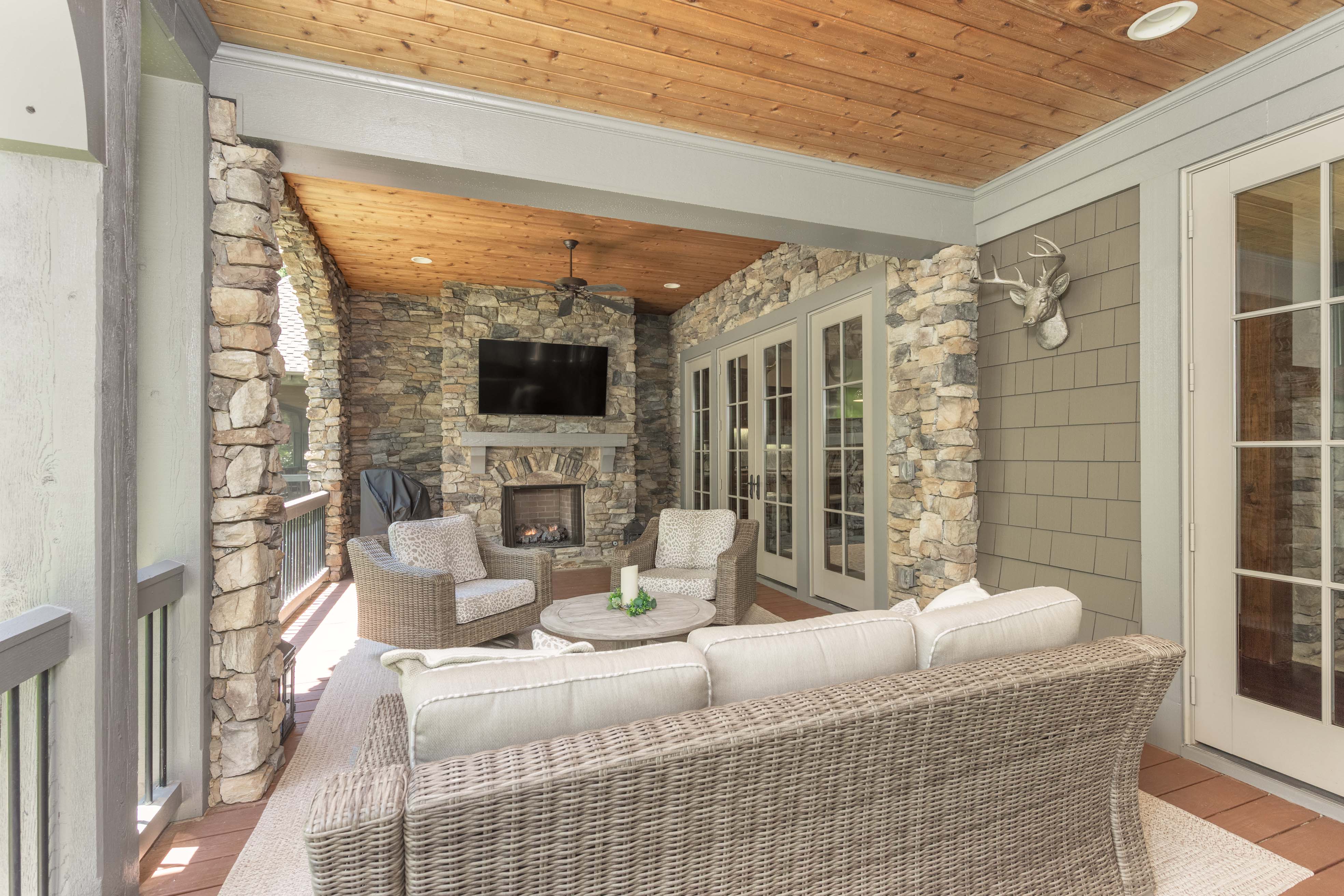 1040 Woodmont Ct. image 15